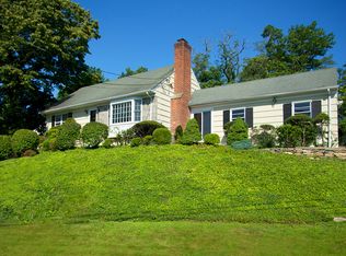 5 Greyrock Rd S, Port Chester, NY 10573