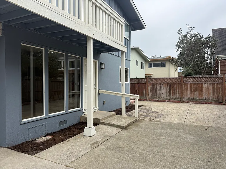 2412 Palmetto Ave #1 — Photo 2