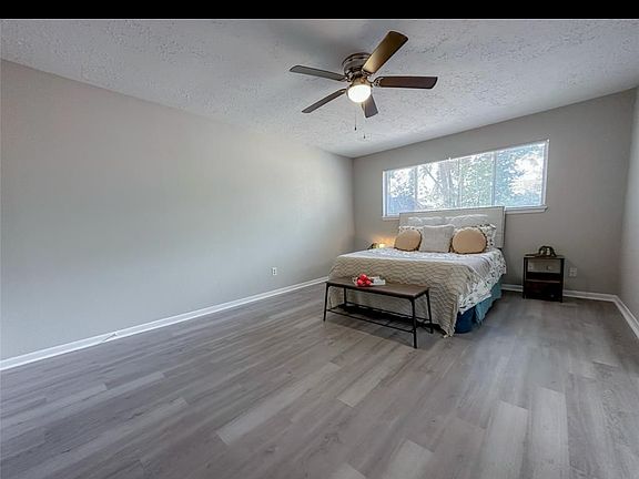 3rd image of 22618 Braken Carter Ln