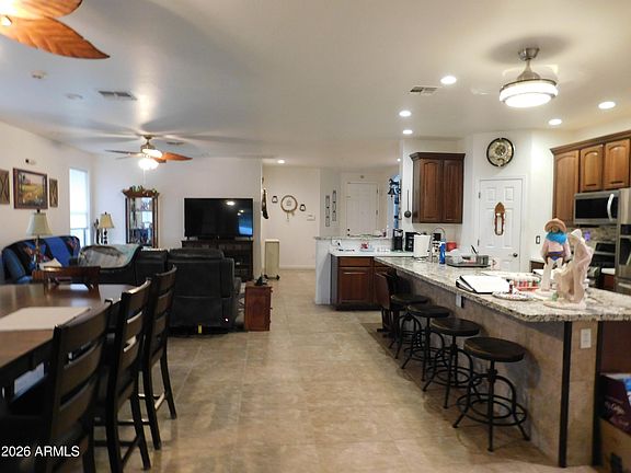 4th image of 41048 N VINE Avenue