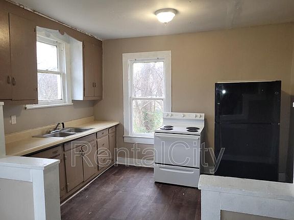 5th image of 329 Bell Ave