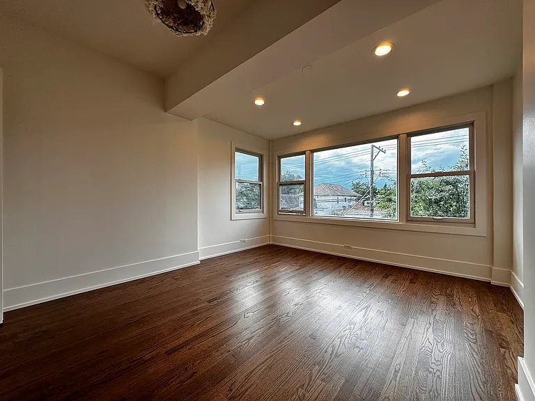 5346 W Montrose Ave #2 — Photo 8
