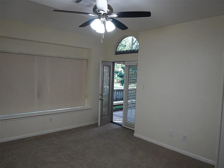 31 N Lakeridge Cir — Photo 17