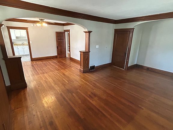 5th image of 10111 Fidelity Ave