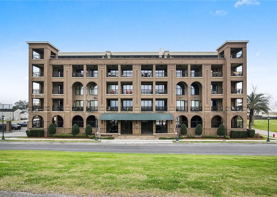 1st image of 504 1st St Unit 401