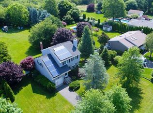 92 Donna Dr, Baiting Hollow, NY