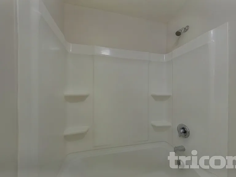 438 Lake Ridge Ln — Photo 17