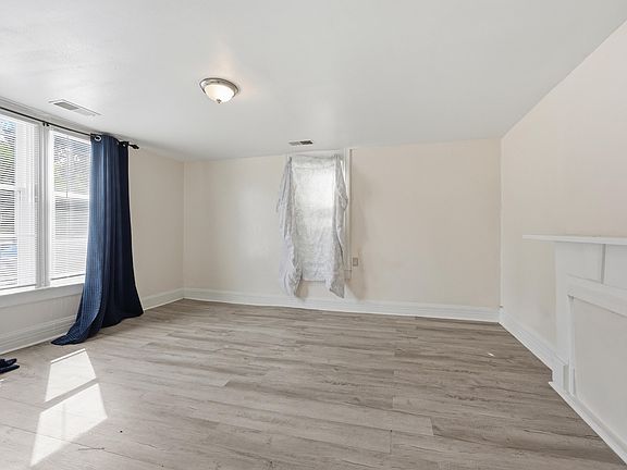 5th image of 151 Rand Ave
