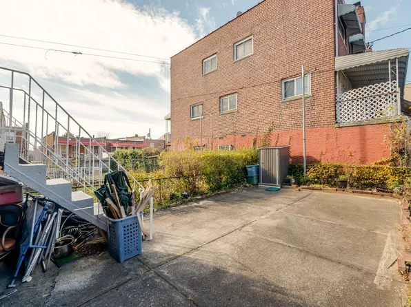 3617 Laconia Avenue image 41 of 46