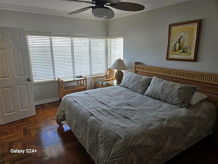 108.5 Eastlake Way #UP — Photo 11