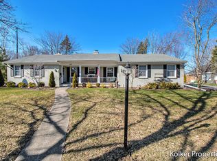 2405 Oakwood Dr SE, East Grand Rapids, MI