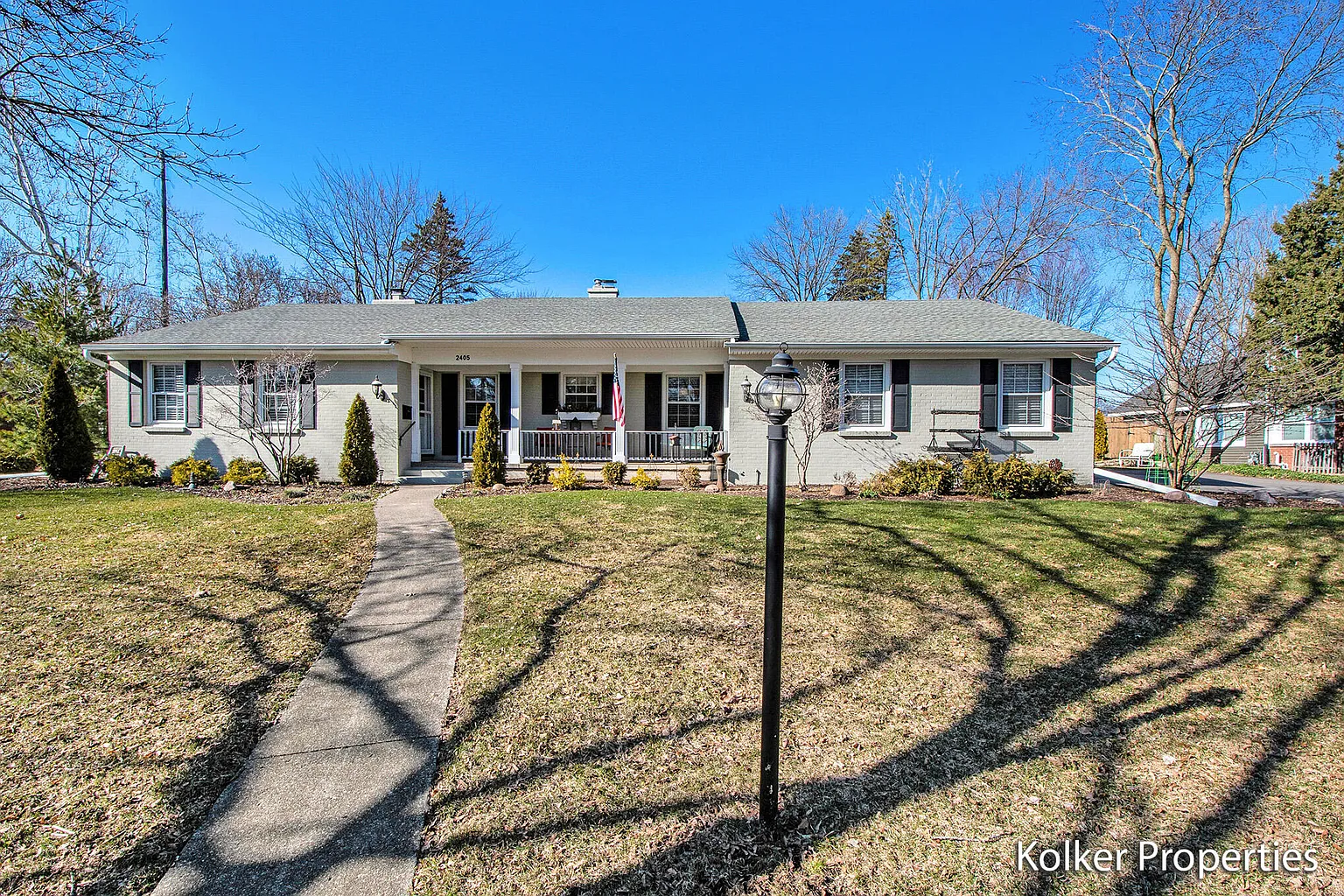 2405 Oakwood Dr SE photo 1
