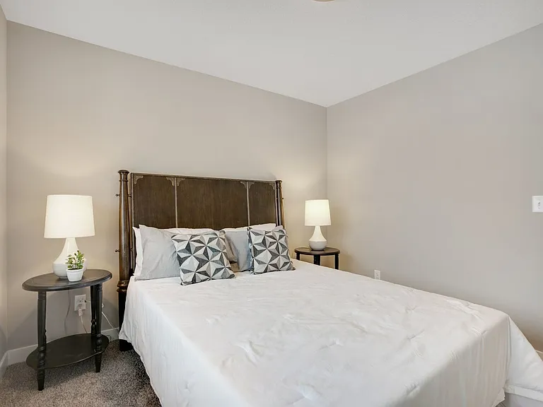 Available 07/01! New Build 4 bed 3 Bath in Hopkins! — Photo 28