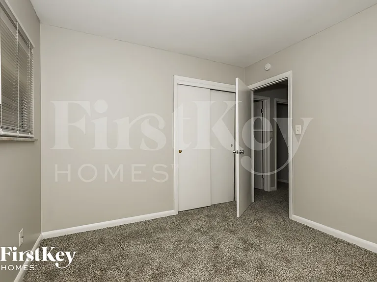 6402 W 15th St — Photo 11