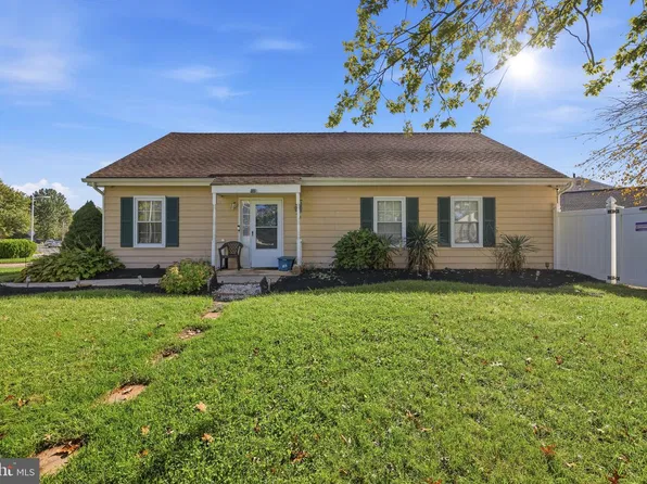 9 Hamilton St, Logan Township, NJ 08085