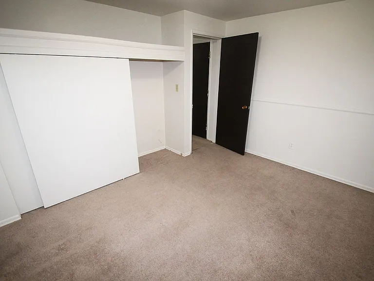5112 Ravenna Apartments - Ravenna — Photo 14
