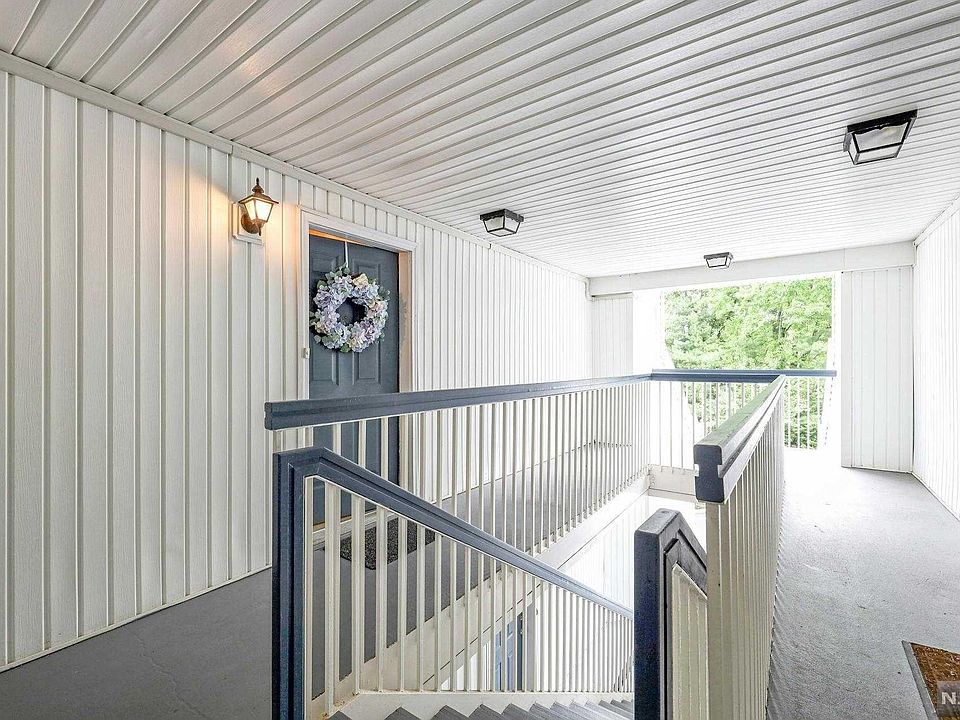 1st image of 6-4 Vernon Ct #6-4