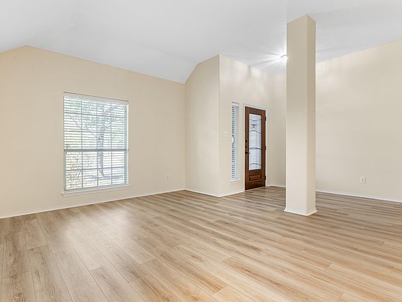5th image of 537 Bluehaw Dr
