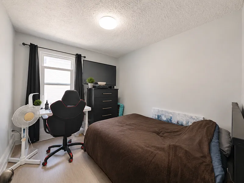 3- 115 Carruthers Ave — Photo 4