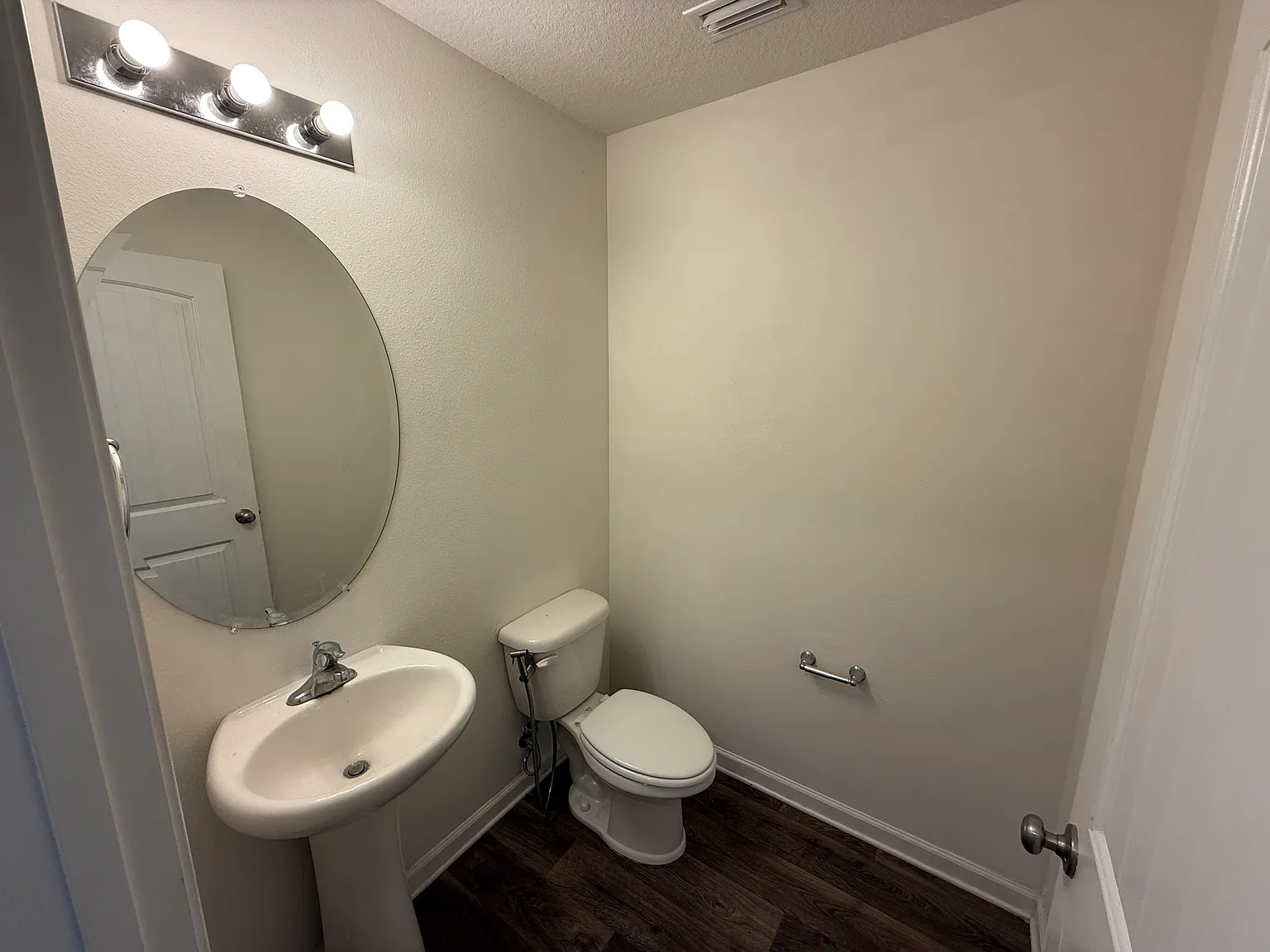 4 bed, 2416 sqft, $2,270 — Photo 4