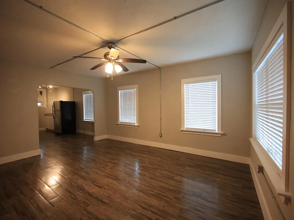 304 Palo Alto St #1