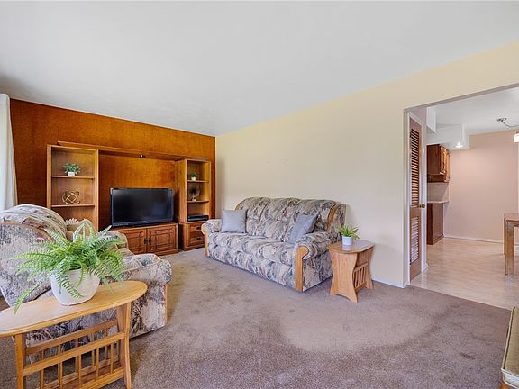 4th image of 2137 Westside Dr