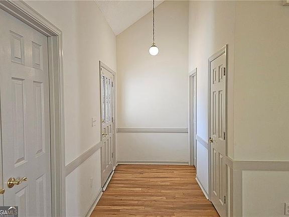 4th image of 940 Bridgegate Dr NE