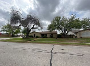 2900 Pebblestone Ln, Bedford, TX 76021