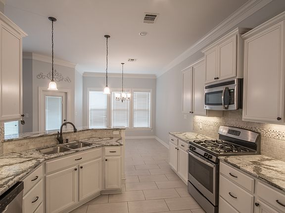 2nd image of 1059 Spanish Moss Cir