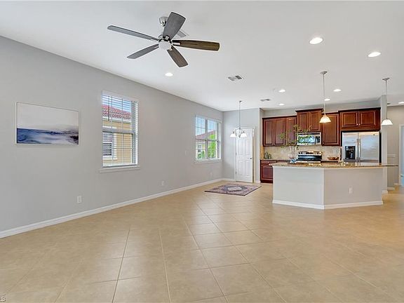 4th image of 8501 Oakshade CIR #202