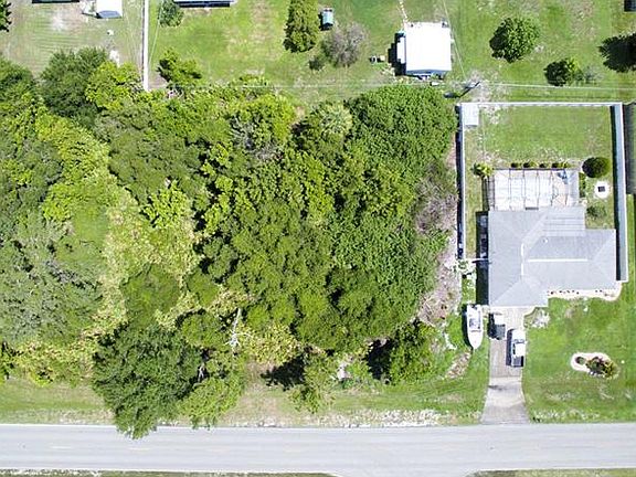 4th image of 19218 Edgewater Dr