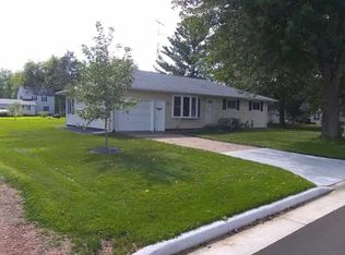 123 W Sycamore St, Abbotsford, WI 54405