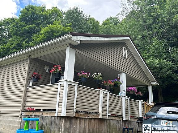 3rd image of 229 Mud Creek Rd