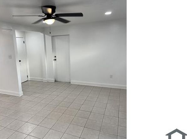 210 Appletree Ln