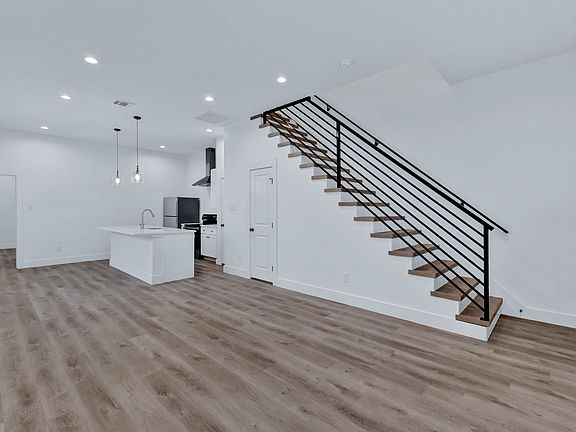 3rd image of 2844 S Marsalis Ave