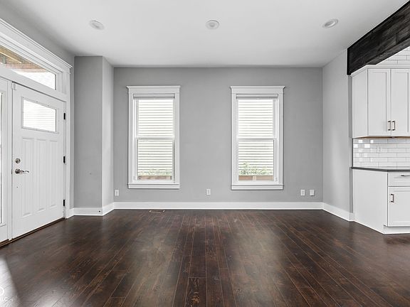 5th image of 1151 Hoyt Ave
