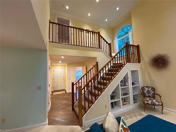 5th image of 180 Fox Hollow Dr APT 400
