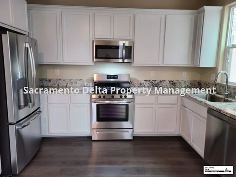 4451 Ocean Ln — Photo 6