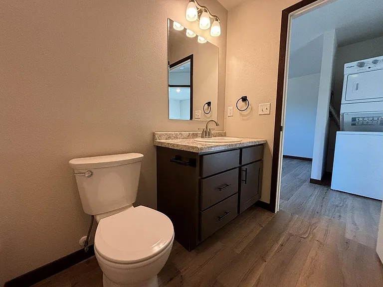 Chase Street Apartments — Photo 8