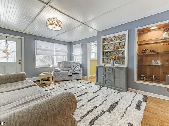 4th image of 49 New Amwell Rd