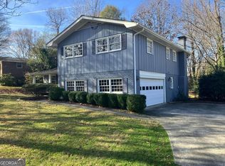 2842 Fontainebleau Dr, Dunwoody, GA 30360