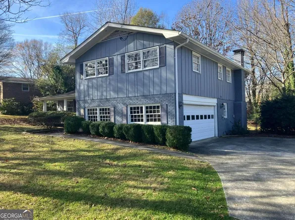 2842 Fontainebleau Dr, Dunwoody, GA 30360