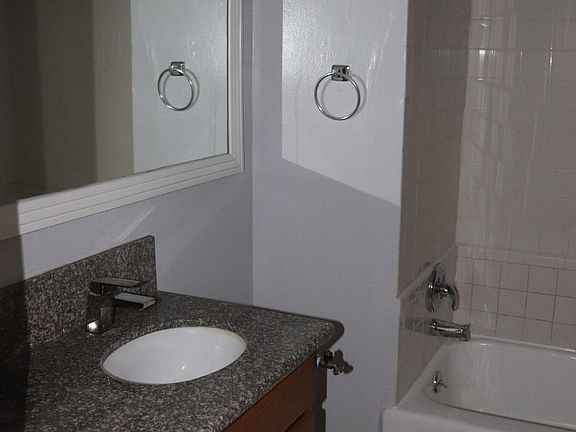 5th image of 3249 Overland Ave