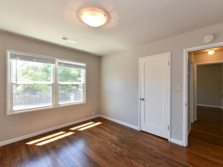 1415 Meek Ave — Photo 22