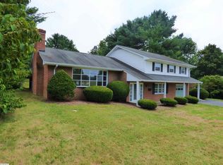 616 Woodside Ln, Waynesboro, VA 22980