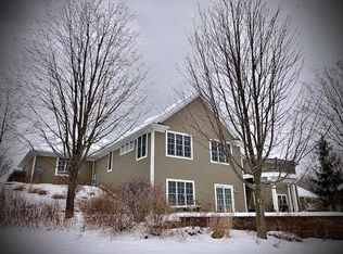 1621 Buckingham Ln, West Bend, WI 53095