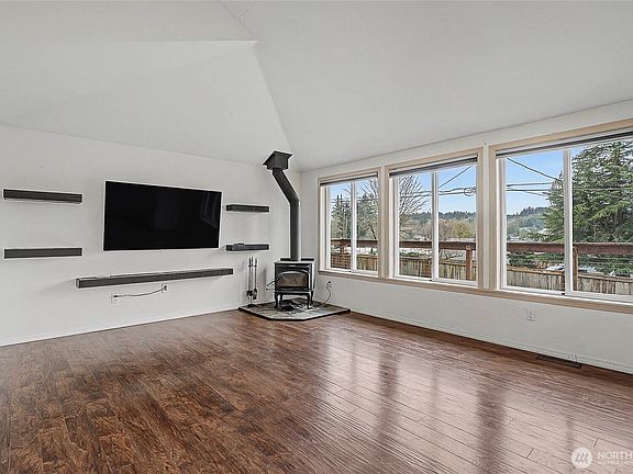 3rd image of 7239 Long Lake Road SE