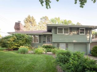 8203 Seward St, Omaha, NE 68114