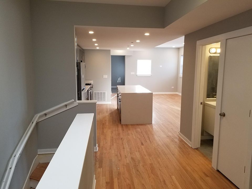 1st image of 1014 N Ashland Ave #3