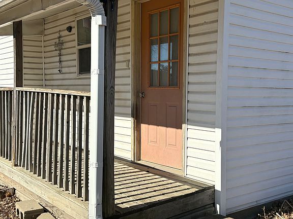 2nd image of 221 N 9th St